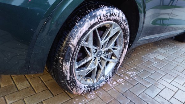 Wheel cleaning