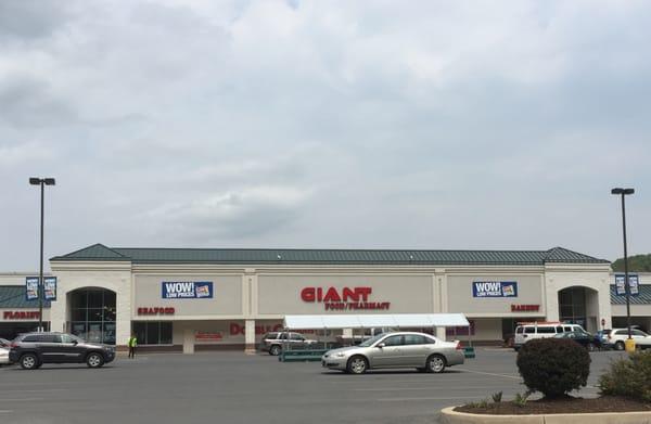 Giant, Huntingdon, Pa.