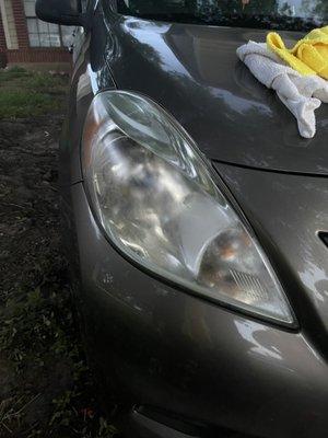 Clean headlight