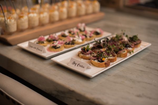 Green chorizo con soppe 
Steak crostini