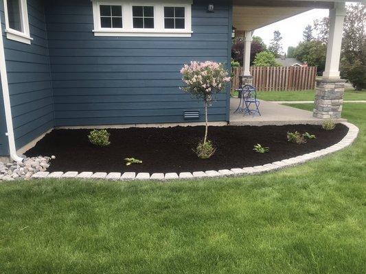 Flower bed with border