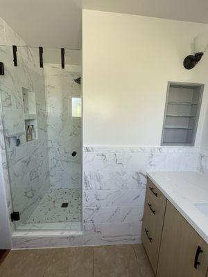 Glass frameless shower door