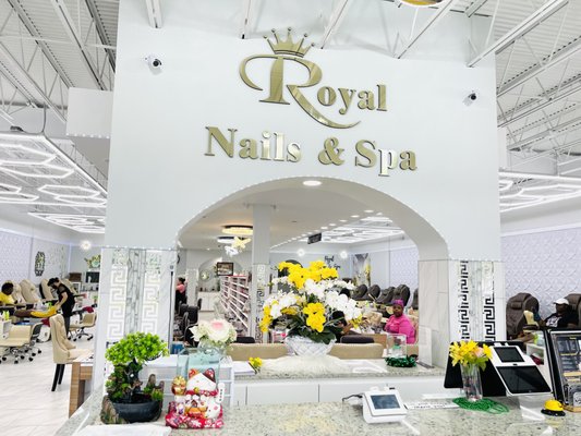 Royal Nails & Spa