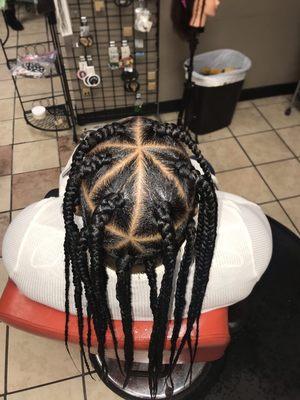 Triangle jumbo box braids