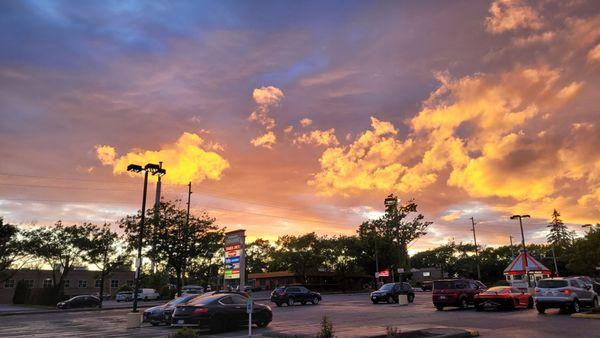 Sunset at Trader Joe's.