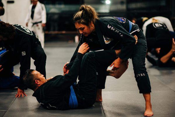 ADULT JIU JITSU CLASSES IN CORONA