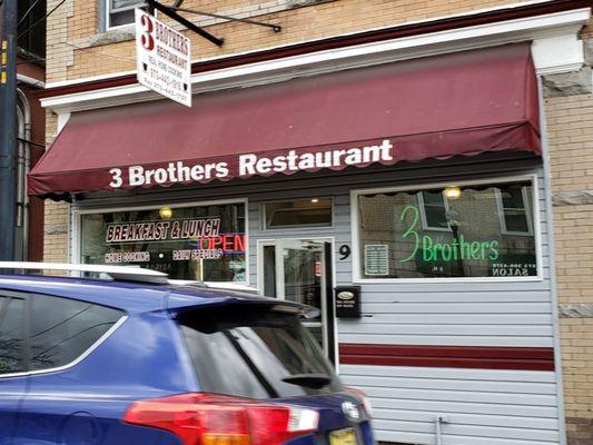 3 Brothers Restaurant