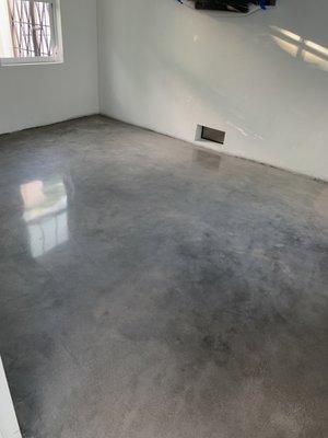 POLISHED CONCRETE