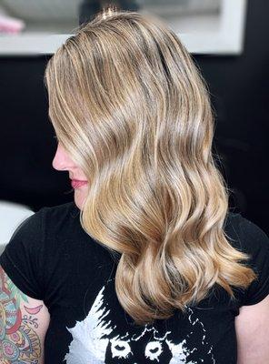 Mixture of cool and warm blonde tones