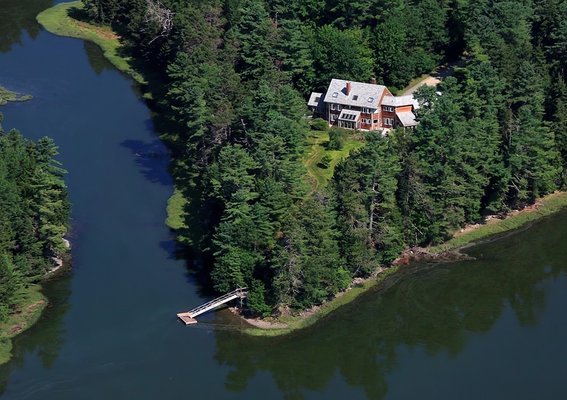 Oceanfront bed & breakfast & event venue in Mid-Coast Maine: Sea Kiss Point