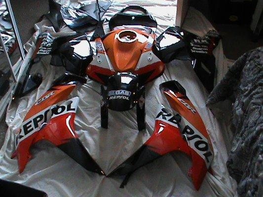 Know anybody who would be interested in this Repsol Kit for a CBK 600rr Honda year 2009-2012, $200.00 best deal