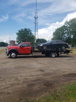 M & M Towing