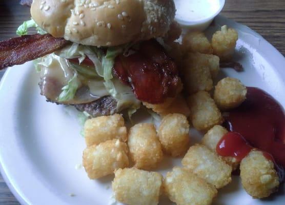 Hawaiian Cheeseburger with Bacon