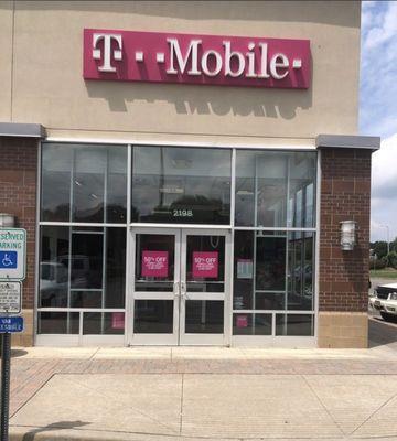 Worst T-Mobile store ever.