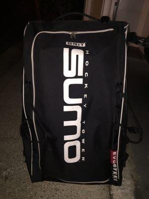 I recently brought in a huge hockey bag to have them fix the zipper and they did an amazing !!