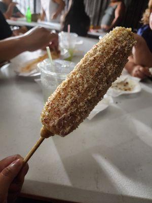 Elote preparado con Mayonesa, queso y chile