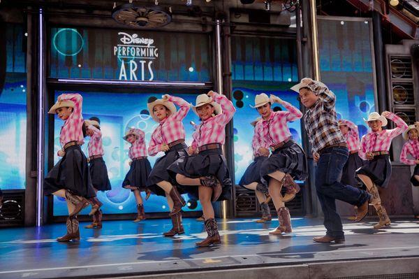 Los Laureles Juvenil at Disneyland