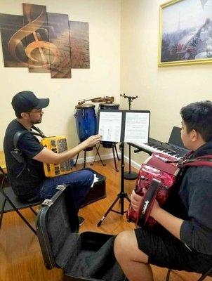 Amadeus Music School - clases de acordion