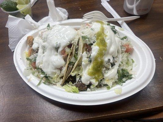 These tacos are GIGANTIC!!!!  1 taco de Chicharron y 1 de Steak.