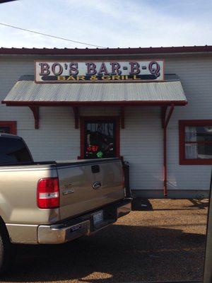 Bo's Bar-B-Q Bar and Grill