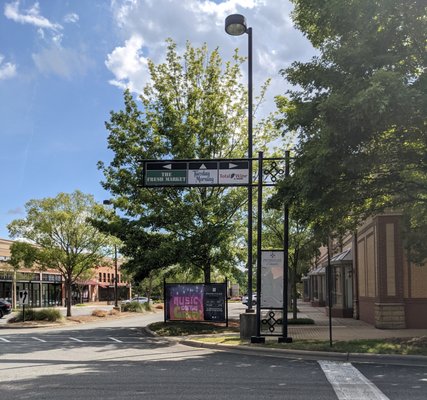 Promenade On Providence, Charlotte