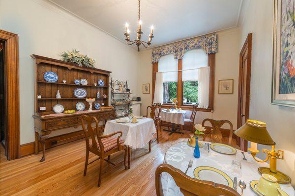 The Breakfast Room, utilized by the Parks Alumni House lodgers