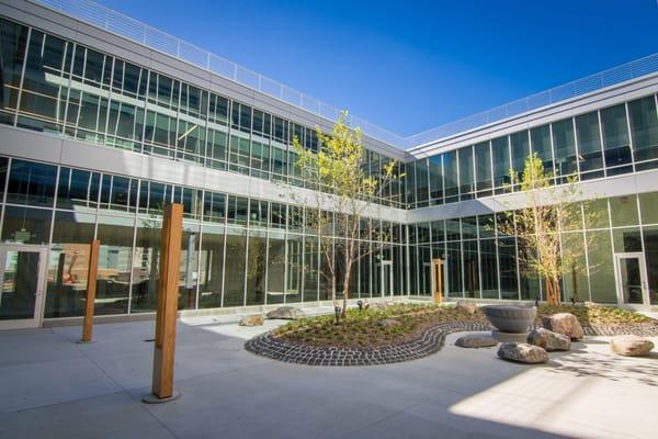 Lincoln Headquarters, Courtyard