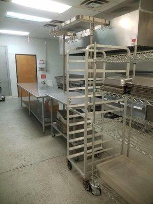 Commissary kitchen with Space and time slots available for rent