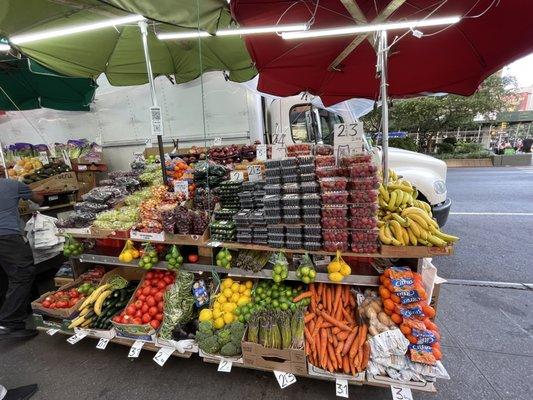 Fruit stand