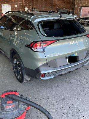 Kia Sportage broken back glass