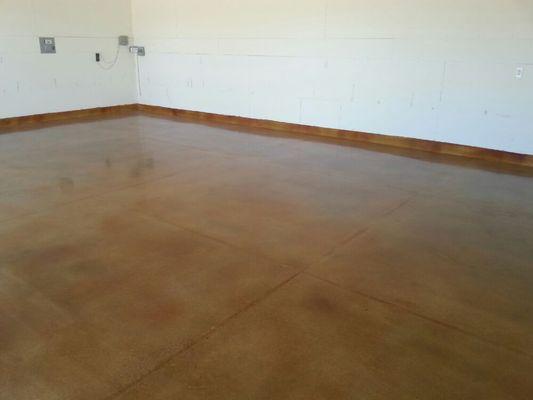 Polished and dyed garage floor