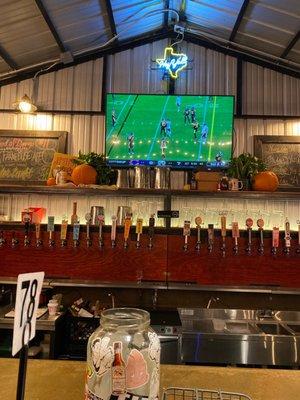 Great place to watch the game!!