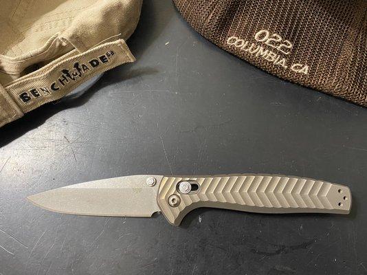 BENCHMADE