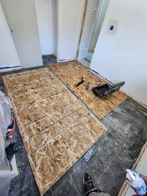 Had to put plywood to level the room so i can continue intalling the flooring with the right level