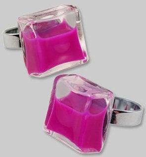 Edgy Princess glass ring with fushia liquid