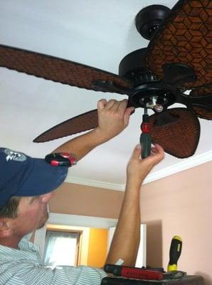 orlando category household services   FAN & FIXTURE INSTALLER---$45. (Clermont FL) Installing Fan & Fixture (Orlando/Clermont/Kissimmee/Win