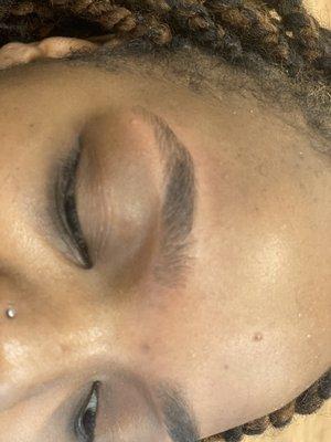 Eyebrows threading