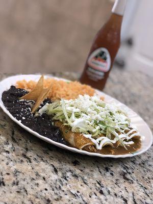 Enchiladas rojas de pollo