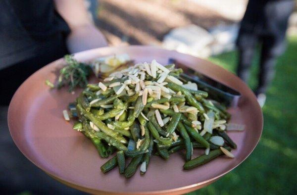 Green beans with almonds and garlic