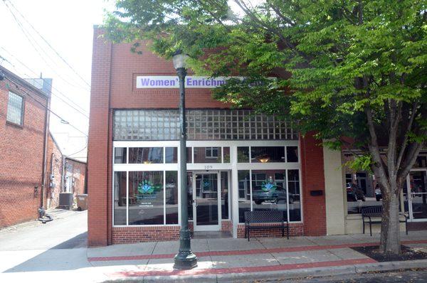 The Women's Enrichment Center Street View from W Gordon St, Dalton, GA.