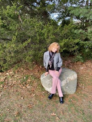 I love big rocks. This is in my friends yard. As a matter of fact, the pants I am wearing were altered by PERFECT FIT