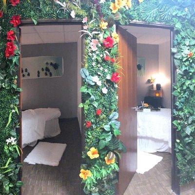 Koa House Living Wall & (2) Massage Rooms