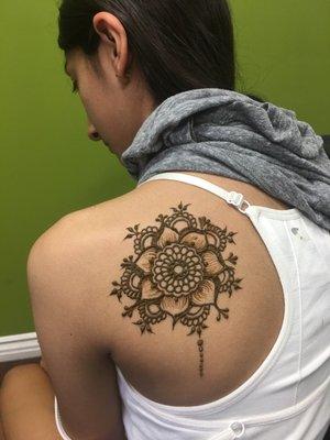 henna tattoo