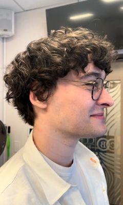 Expert Curl Cuts for Men