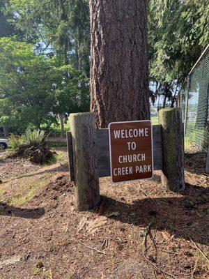 Welcome sign.