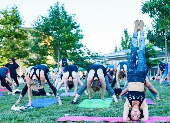 Free yoga every Tues 7-8pm at hunters point park south through september 2018