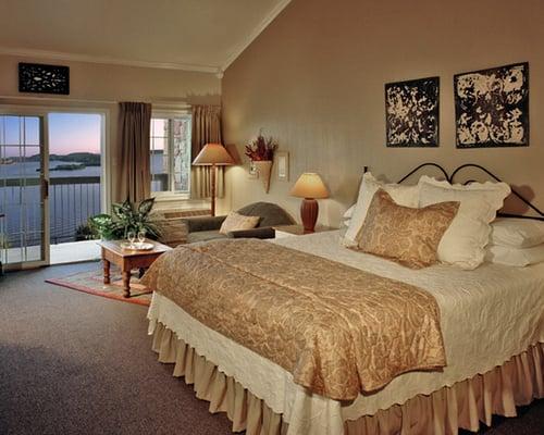 An Elite room with one king bed and a lake view.  Complimentary wi-fi and fitness center access included.  Pamper yourself!