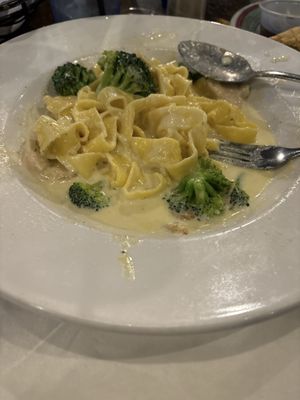 Chicken Broccoli Fettuccine Alfredo