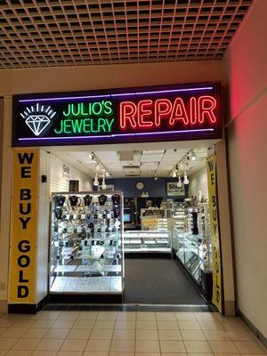 This place ripped off four stones of my wife's ring DON'T TAKE YOUR JEWELRY TO GET REPAIR HERE IN THE NORTH RIVERSIDE MALL