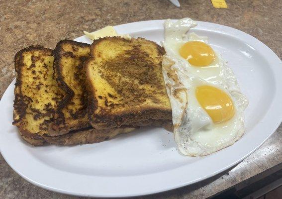 French Toast w/ Eggs